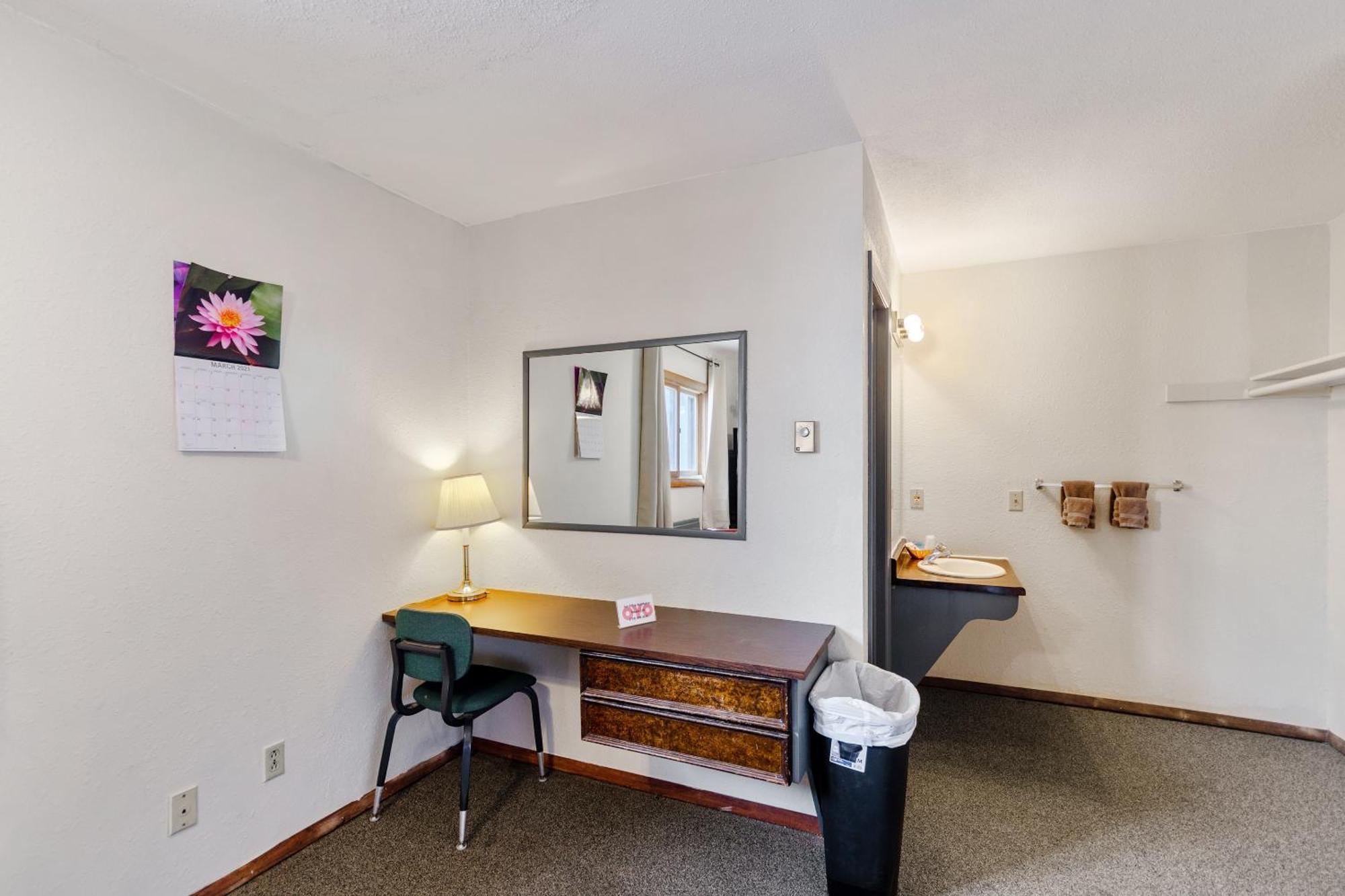 Oyo Hotel Cheyenne Wells - Us 40 Екстер'єр фото
